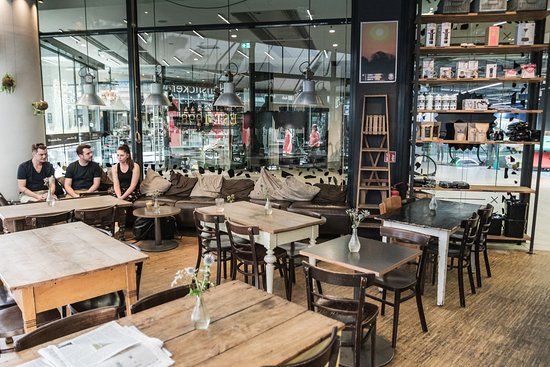 WOYTON im DuMont-Carre